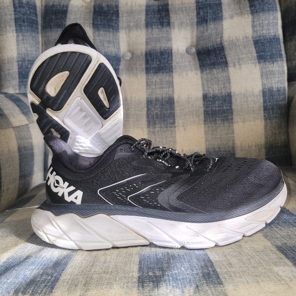 Hoka Arahi 5